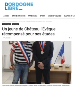 Lire la suite à propos de l’article Un jeune de Château-l’Évêque récompensé pour ses études